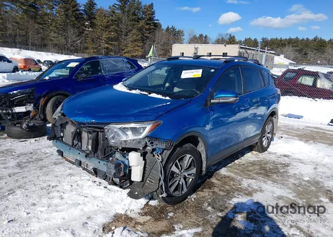 2017 Toyota Rav4 Xle из США, поврежденный, VIN JTMRFREV2HJ716161